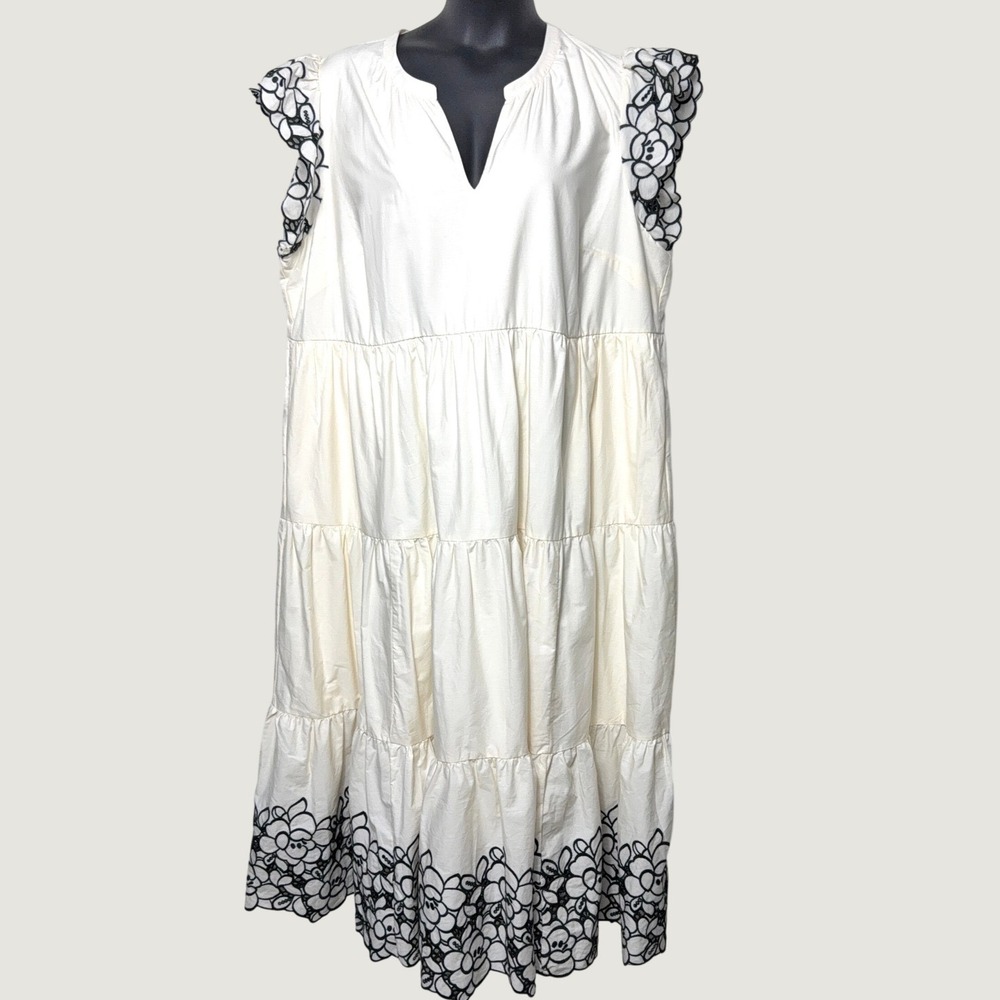Torrid Belle Isle Tiered Embroidered Floral Maxi Dress Size 22 Whisper White - Picture 2 of 16